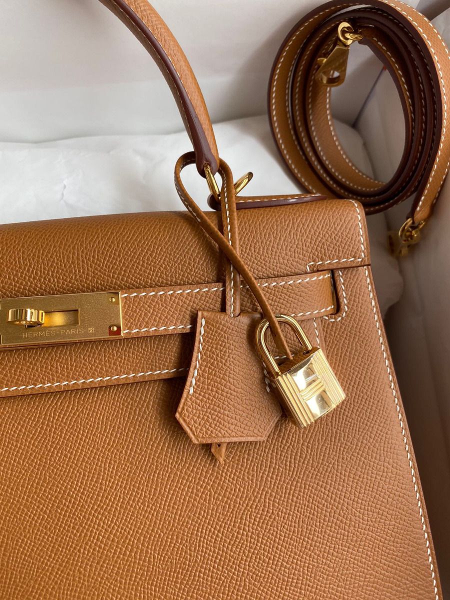 Hermes Kelly Sellier 28 Handmade Bag In Gold Epsom Calfskin - Image 4
