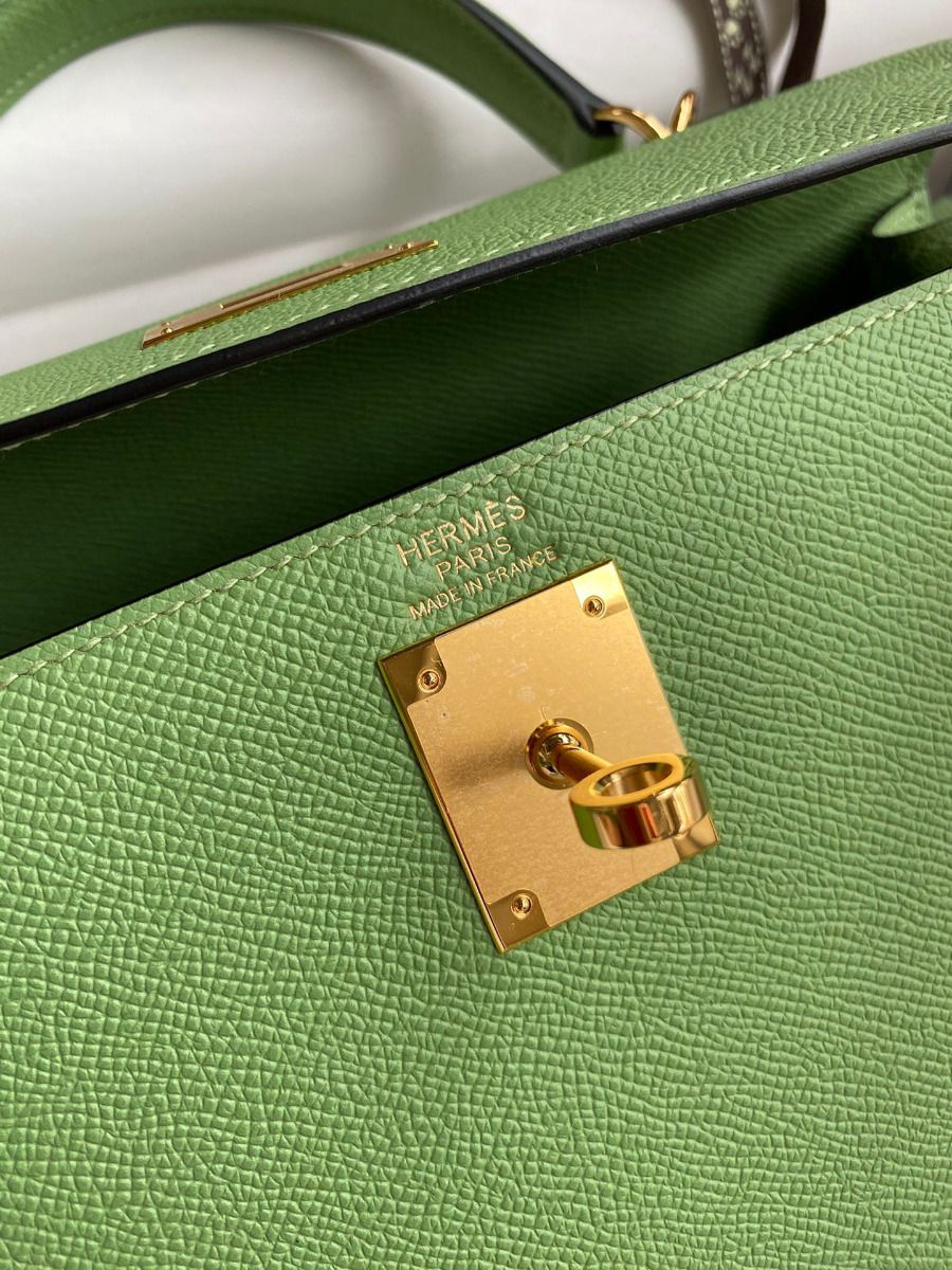 Hermes Kelly Sellier 28 Handmade Bag In Vert Criquet Epsom Calfskin - Image 8