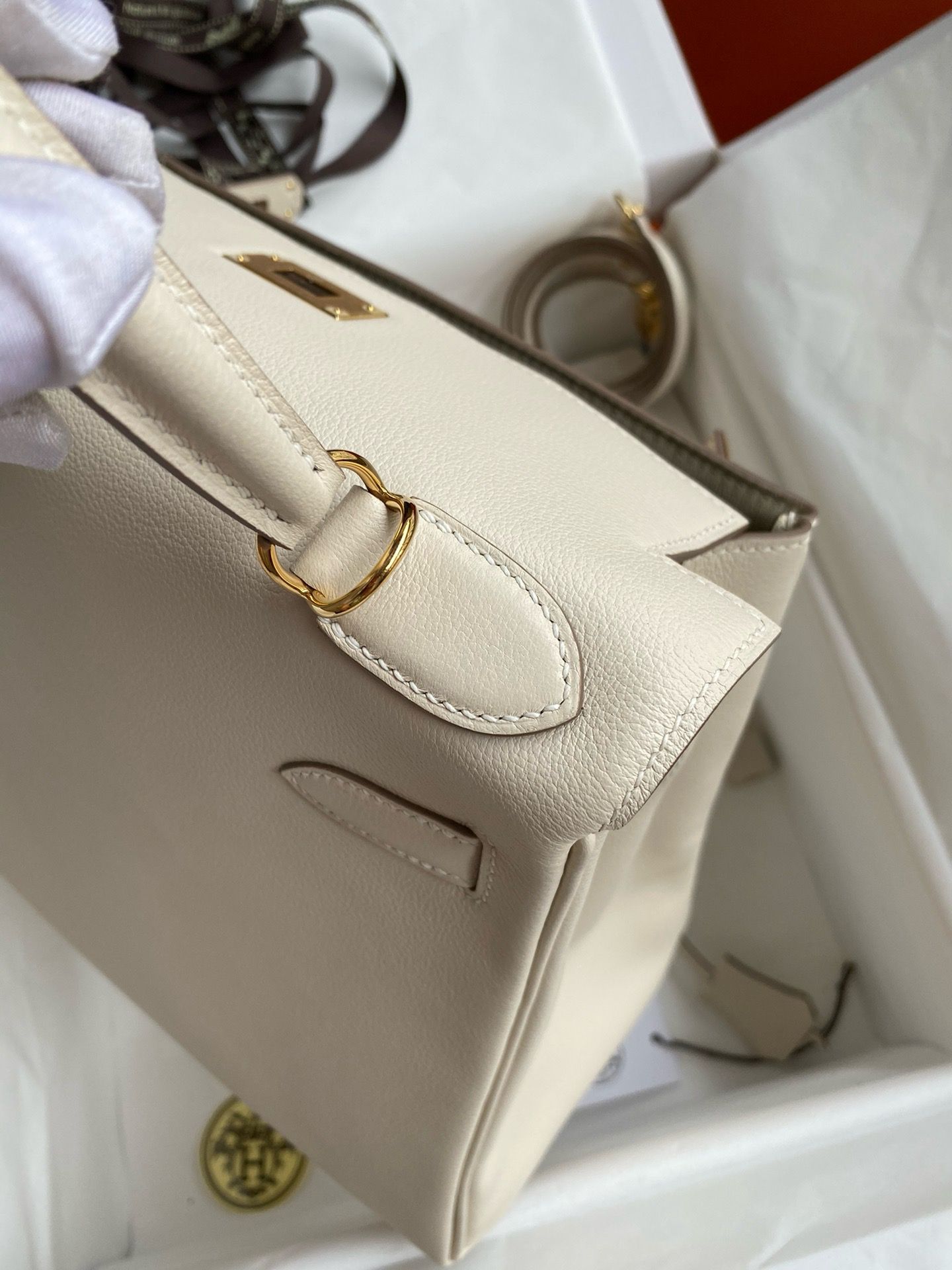 Hermes Kelly Retourne 28 Handmade Bag in Craie Evercolor Calfskin - Image 6