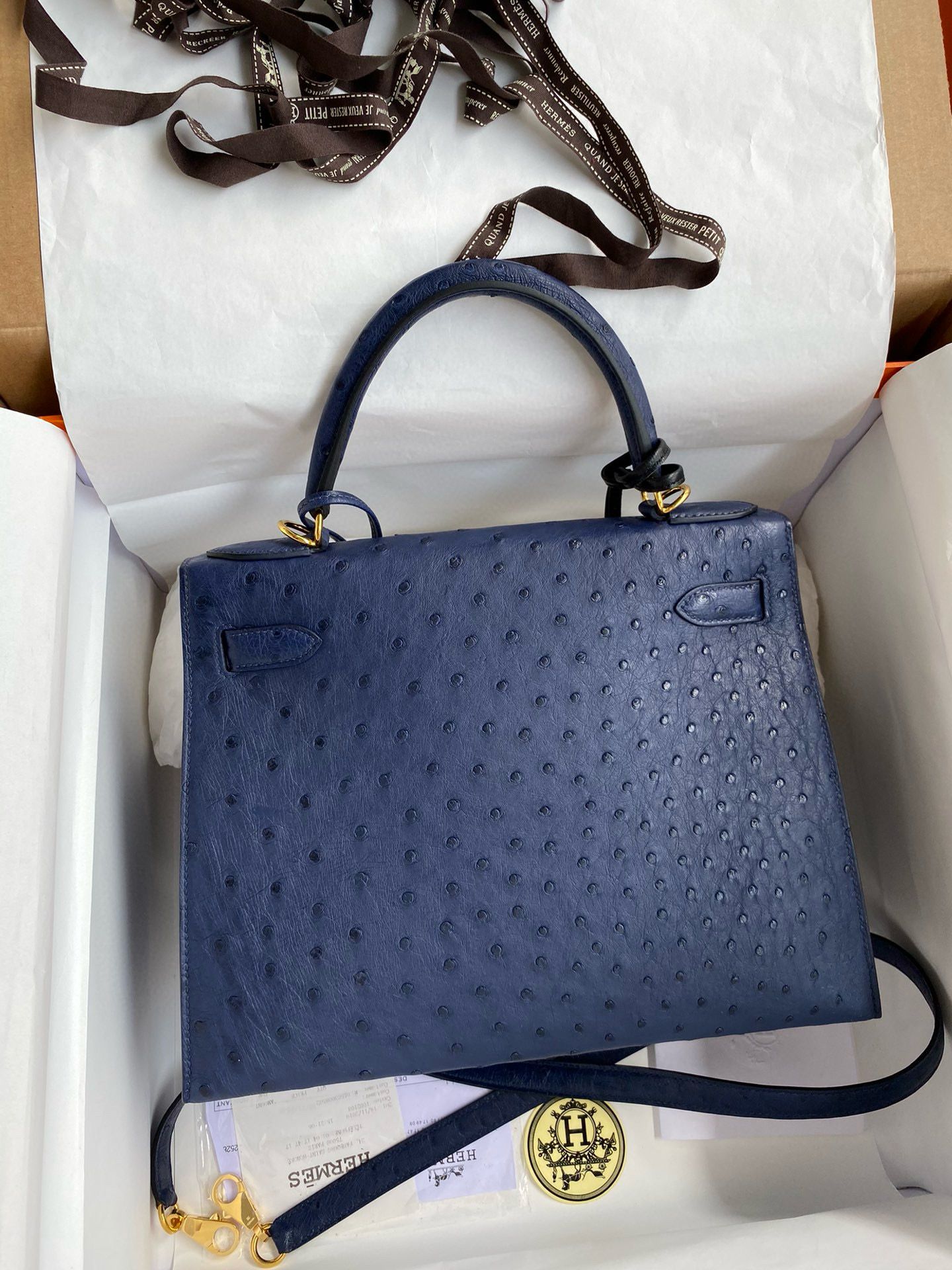 Hermes Kelly Sellier 28 Handmade Bag In Blue Iris Ostrich Leather - Image 3