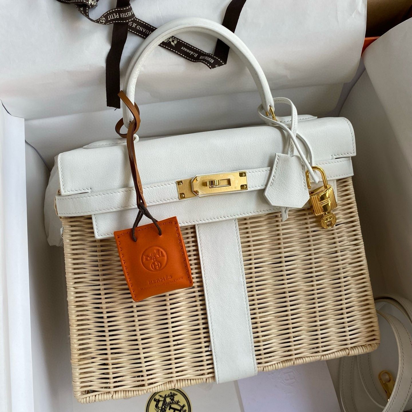 Hermes Picnic Kelly 28cm Bag in Wicker with White Barenia Leather