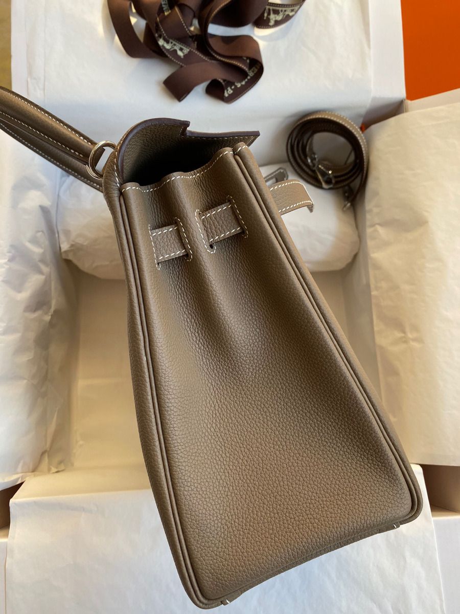 Hermes Kelly Retourne 32 Handmade Bag In Taupe Clemence Leather - Image 6