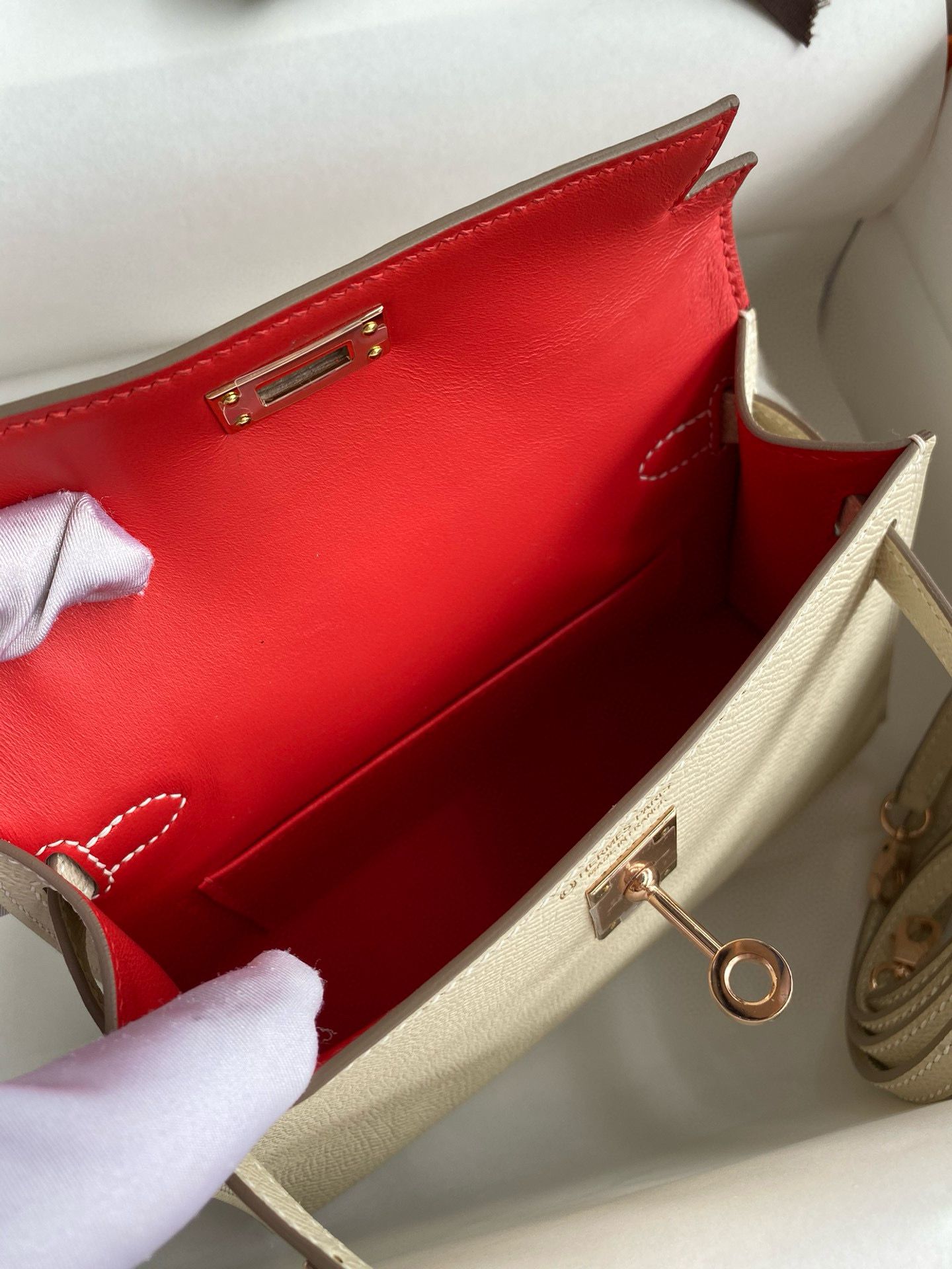 Hermes Kelly Mini II Sellier Verso Handmade Bag in Craie and Red Epsom Calfskin - Image 9