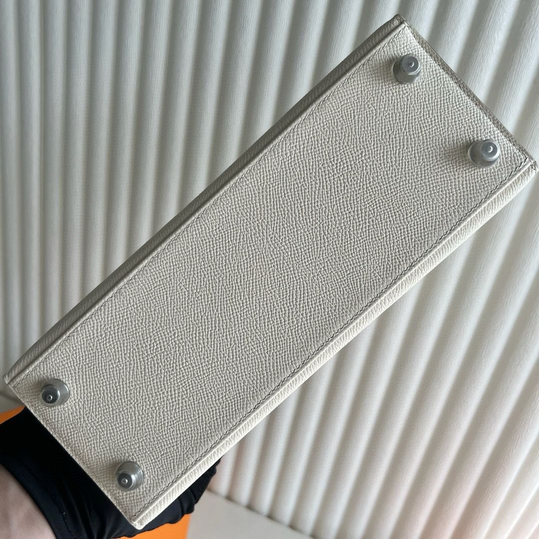 Hermes Kelly Sellier 25 Verso Handmade Bag in Craie and Biscuit Epsom Calfskin - Image 9