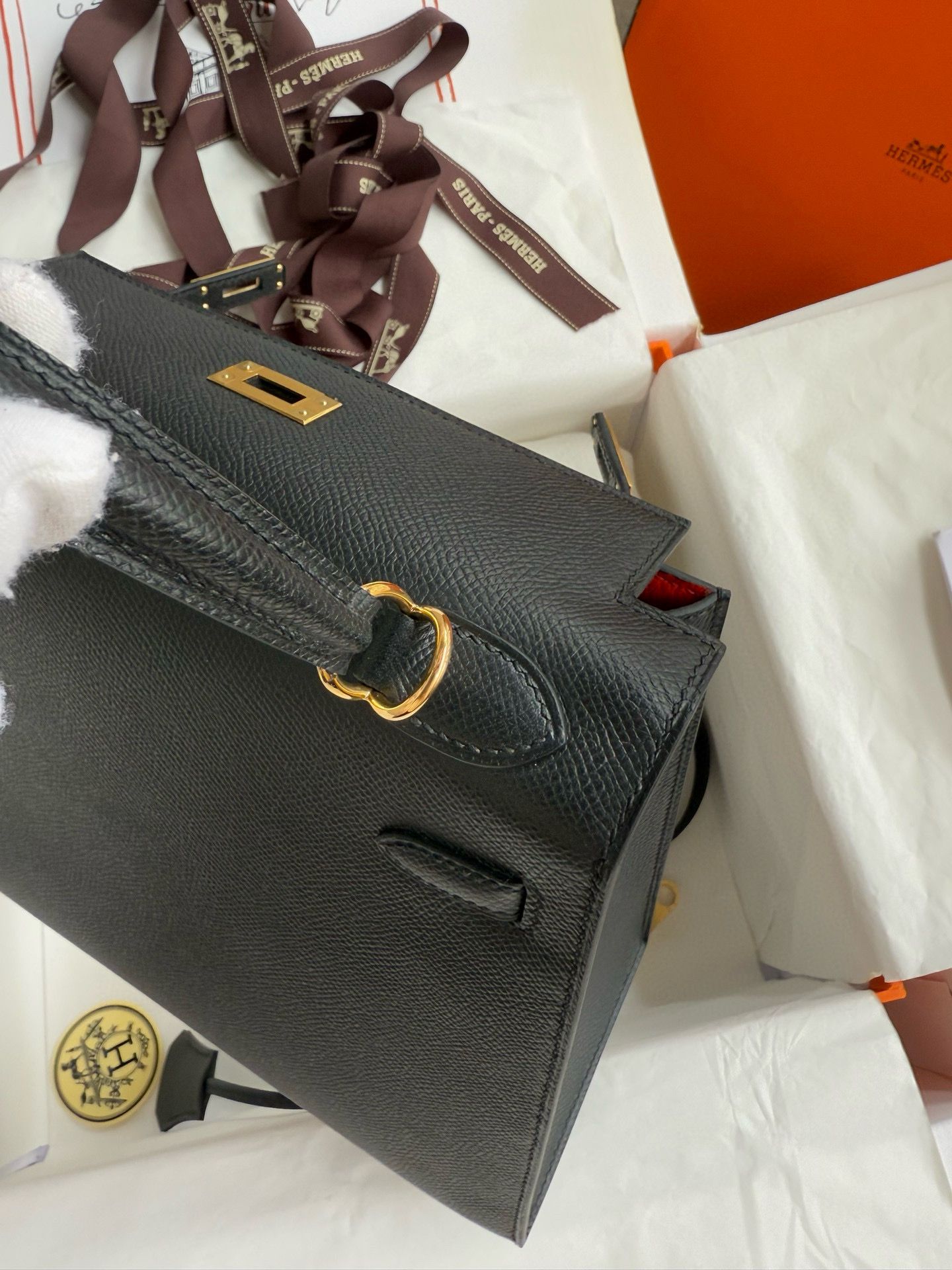 Hermes Kelly Sellier 25 Verso Handmade Bag in Black Epsom Calfskin - Image 7