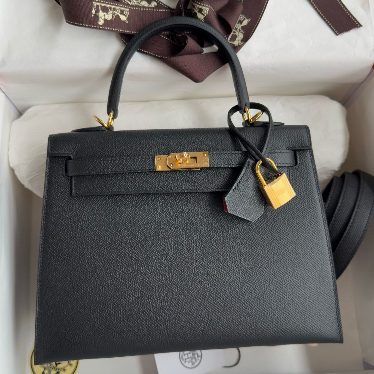 Hermes Kelly Sellier 25 Verso Handmade Bag in Black Epsom Calfskin