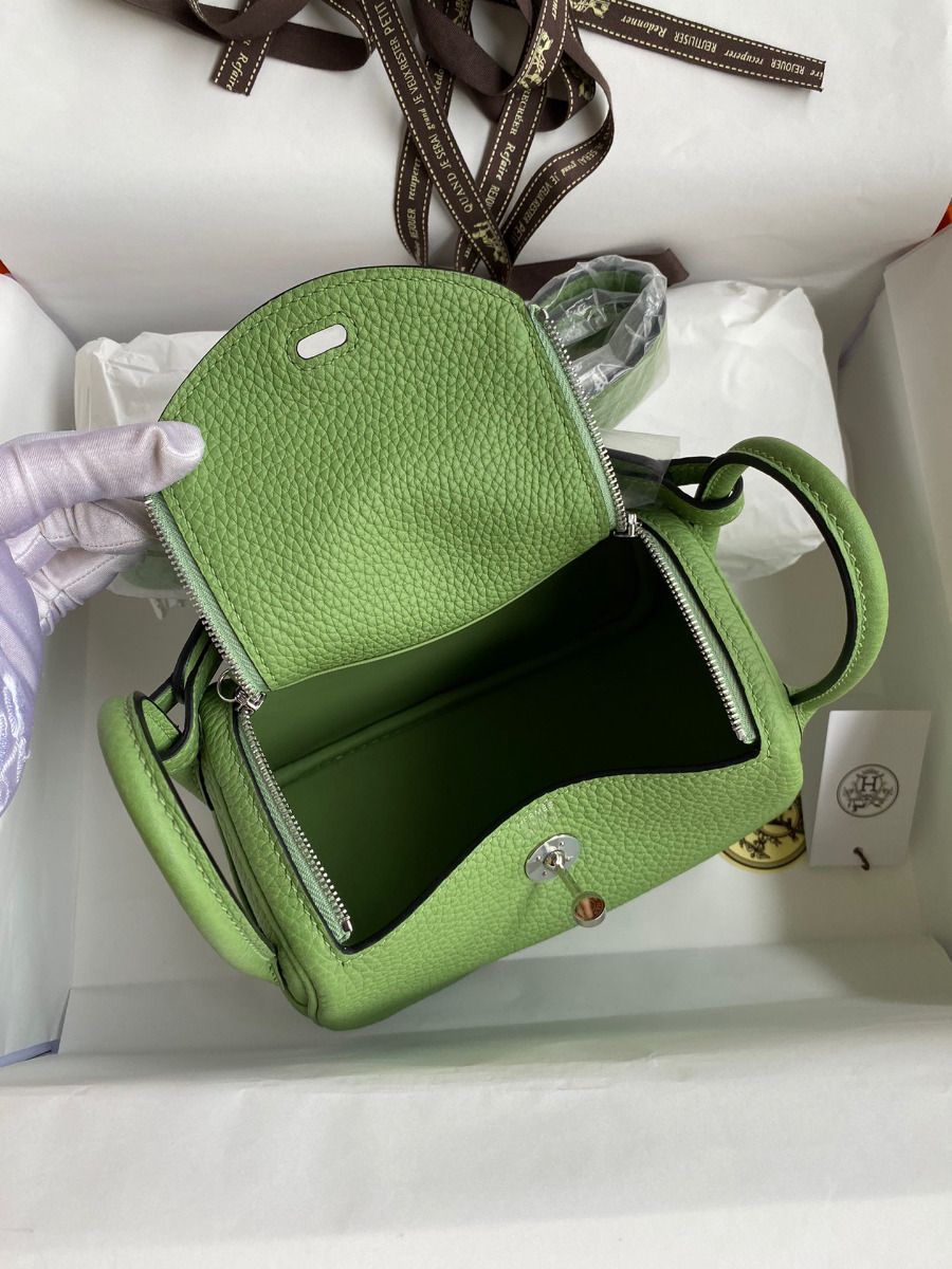Hermes Mini Lindy Handmade Bag In Vert Criquet Clemence Leather - Image 7