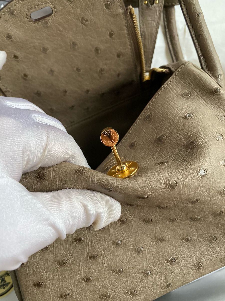 Hermes Mini Lindy Handmade Bag In Taupe Ostrich Leather - Image 9