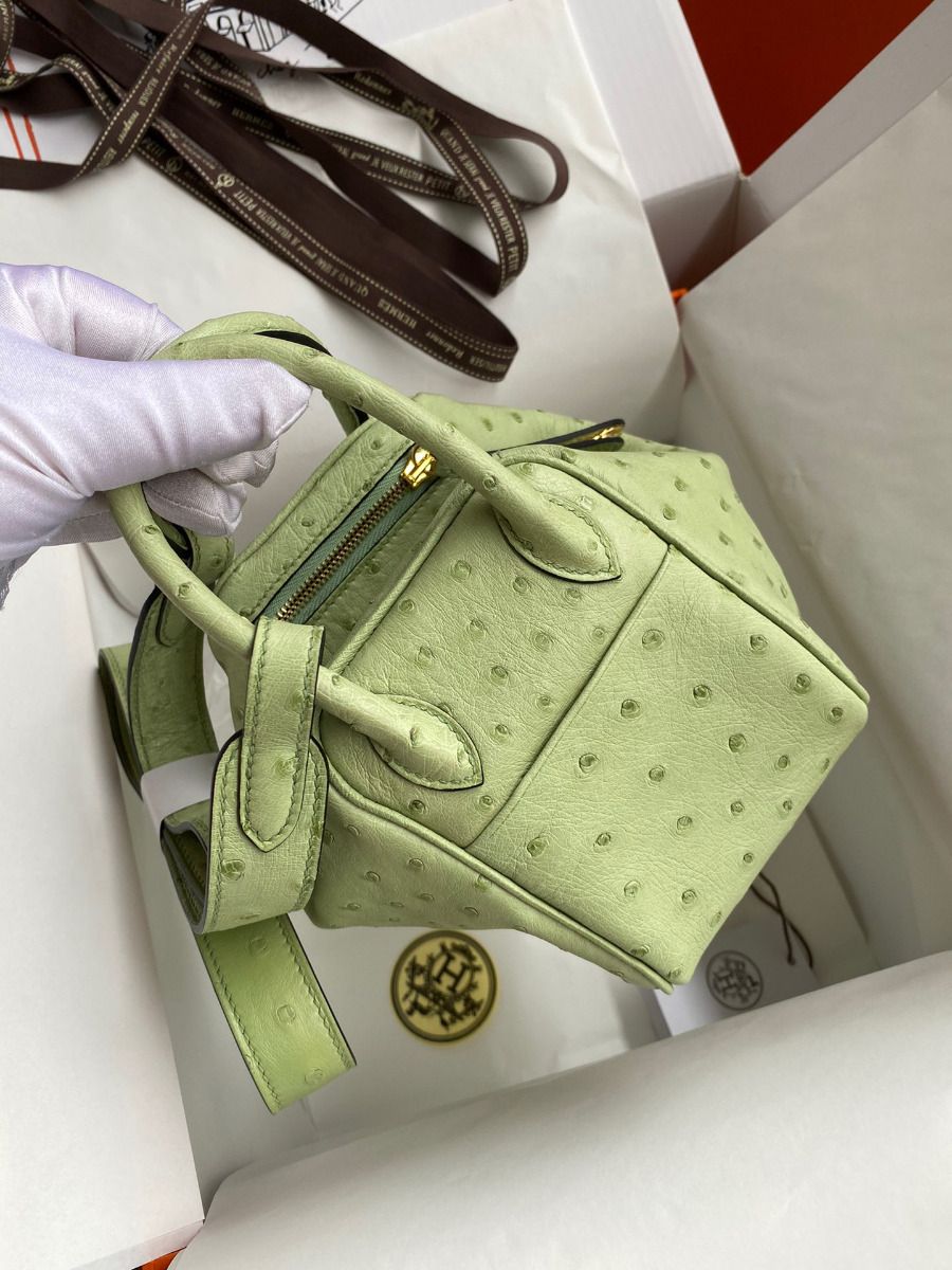 Hermes Mini Lindy Handmade Bag In Vert Criquet Ostrich Leather - Image 3