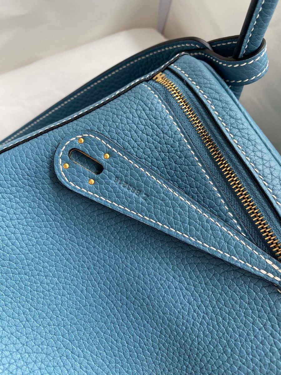Hermes Lindy 26 Handmade Bag In Blue Jean Clemence Leather - Image 6