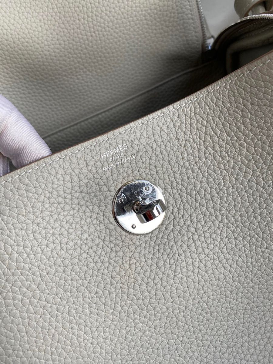 Hermes Lindy 26 Handmade Bag In Beton Clemence Leather - Image 10