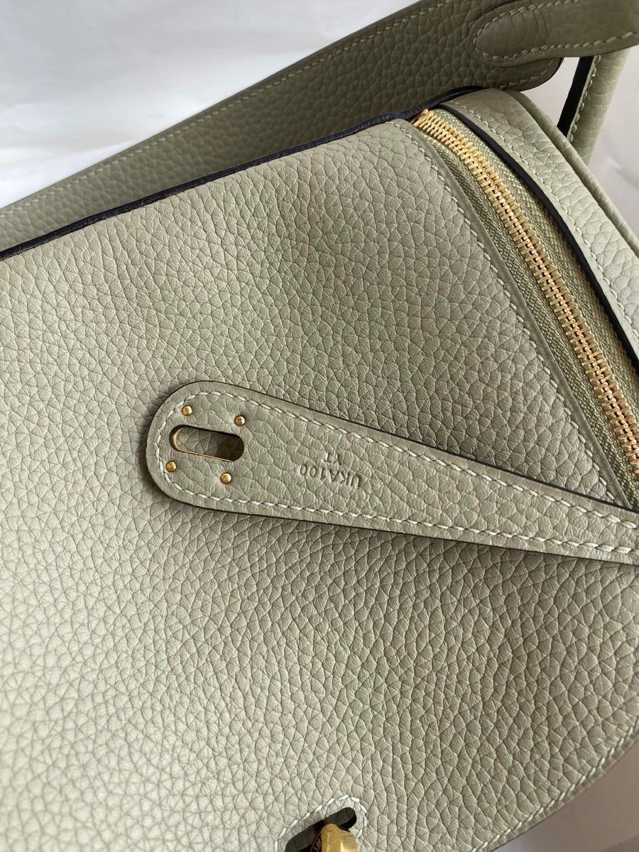 Hermes Lindy 26 Handmade Bag In Sauge Clemence Leather - Image 6