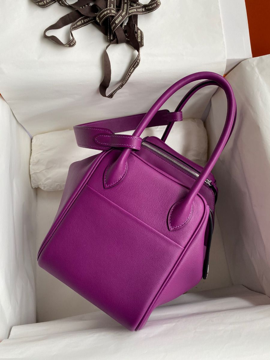 Hermes Lindy 26 Handmade Bag In Anemone Swift Calfskin - Image 3
