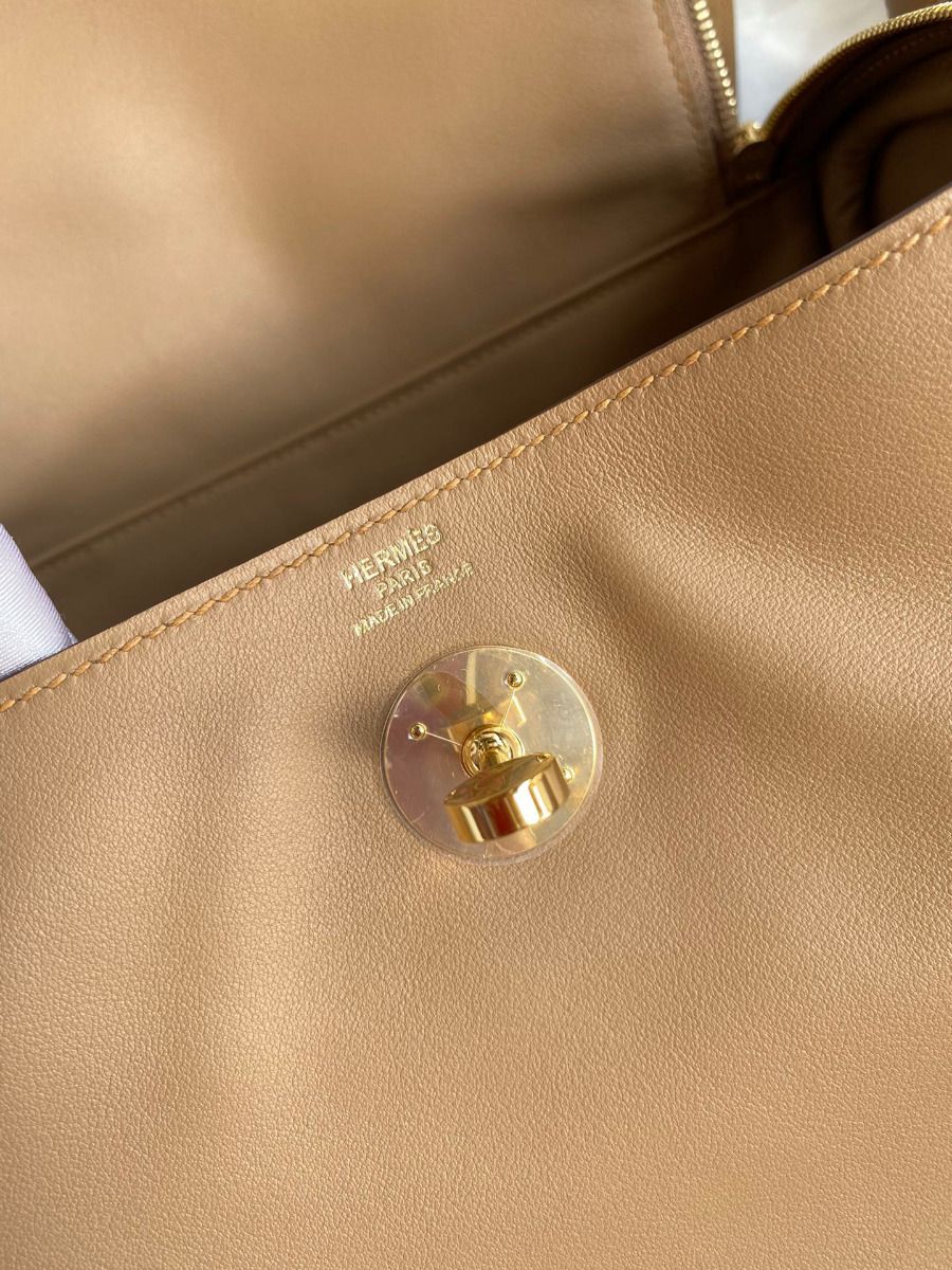 Hermes Lindy 26 Handmade Bag In Chai Swift Calfskin - Image 10