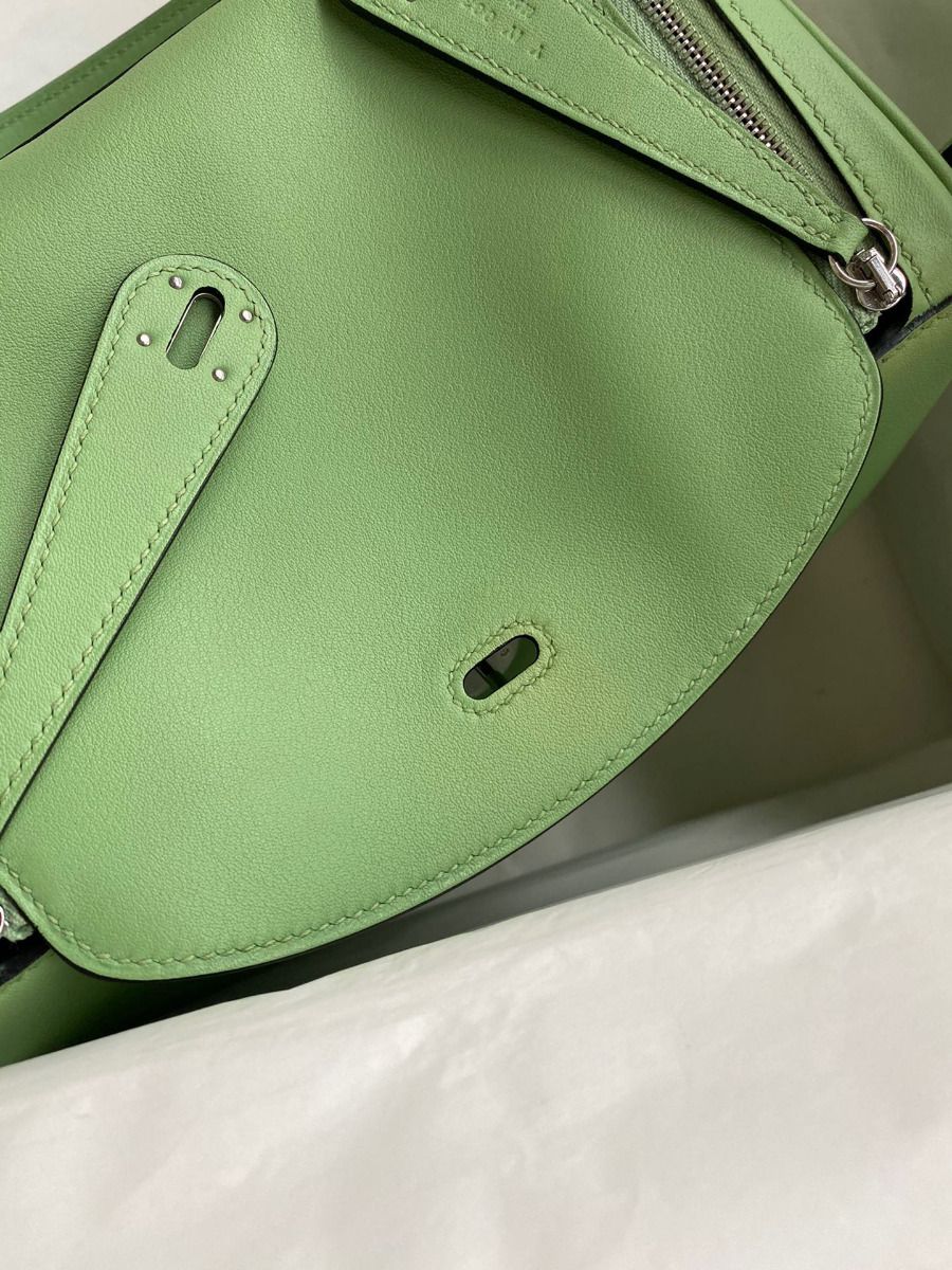 Hermes Lindy 26 Handmade Bag In Vert Criquet Swift Calfskin - Image 7