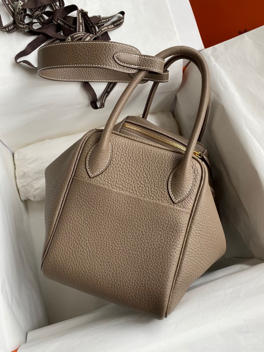 Hermes Lindy 30 Handmade Bag In Taupe Clemence Leather - Image 3