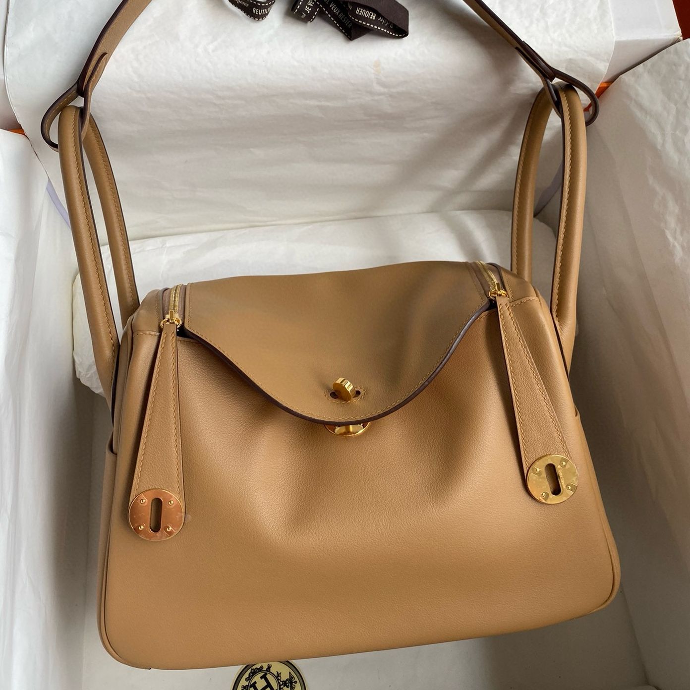 Hermes Lindy 26 Verso Handmade Bag in Chai Swift Calfskin