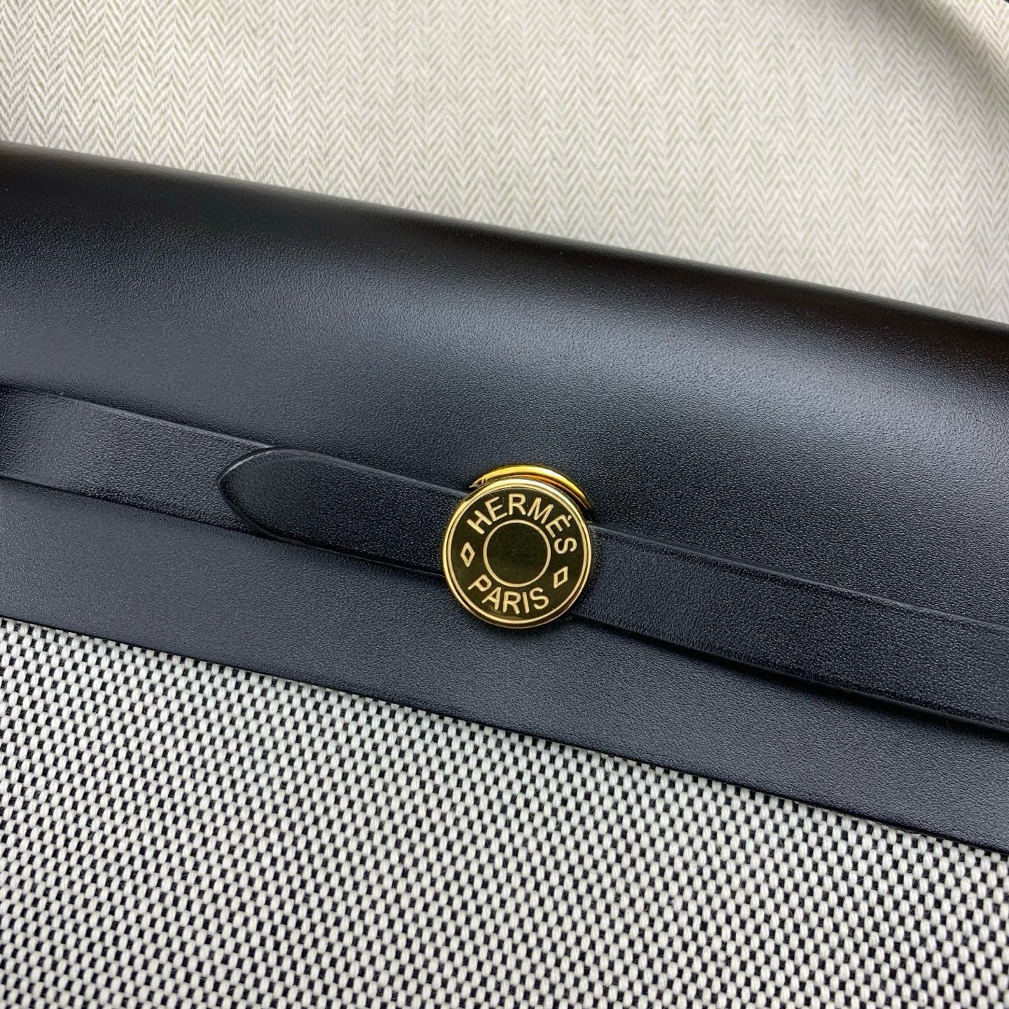 Hermes Herbag Zip 20 Bag in Grey Canvas and Black Hunter Calfskin - Image 7