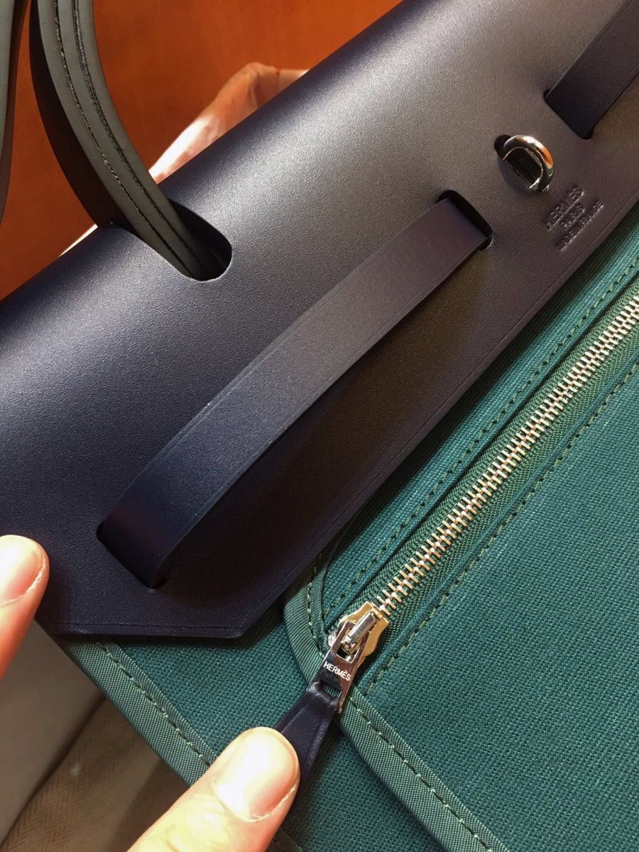 Hermes Herbag Zip 31cm Bag In Navy And Green - Image 9