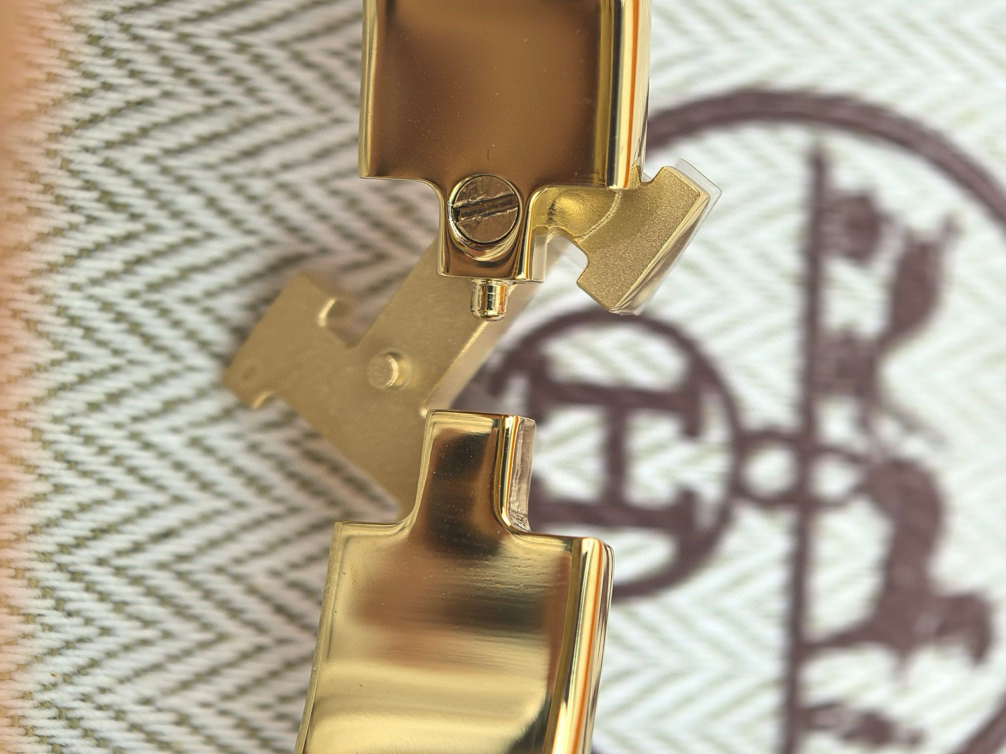 Hermes Anemone Iris Enamel Clic H Bracelet - Image 8