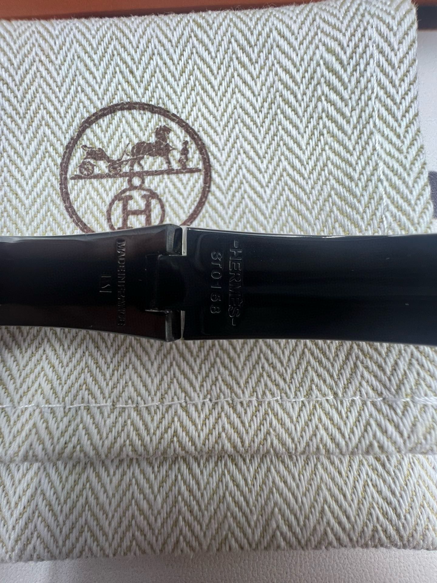 Hermes So Black Enamel Clic HH Bracelet - Image 6