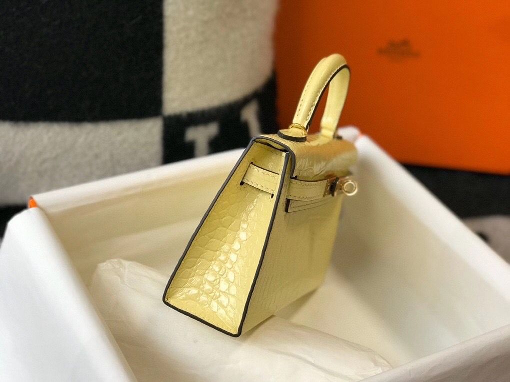 Hermes Kelly Mini II Bag In Jaune Poussin Embossed Crocodile Leather - Image 4
