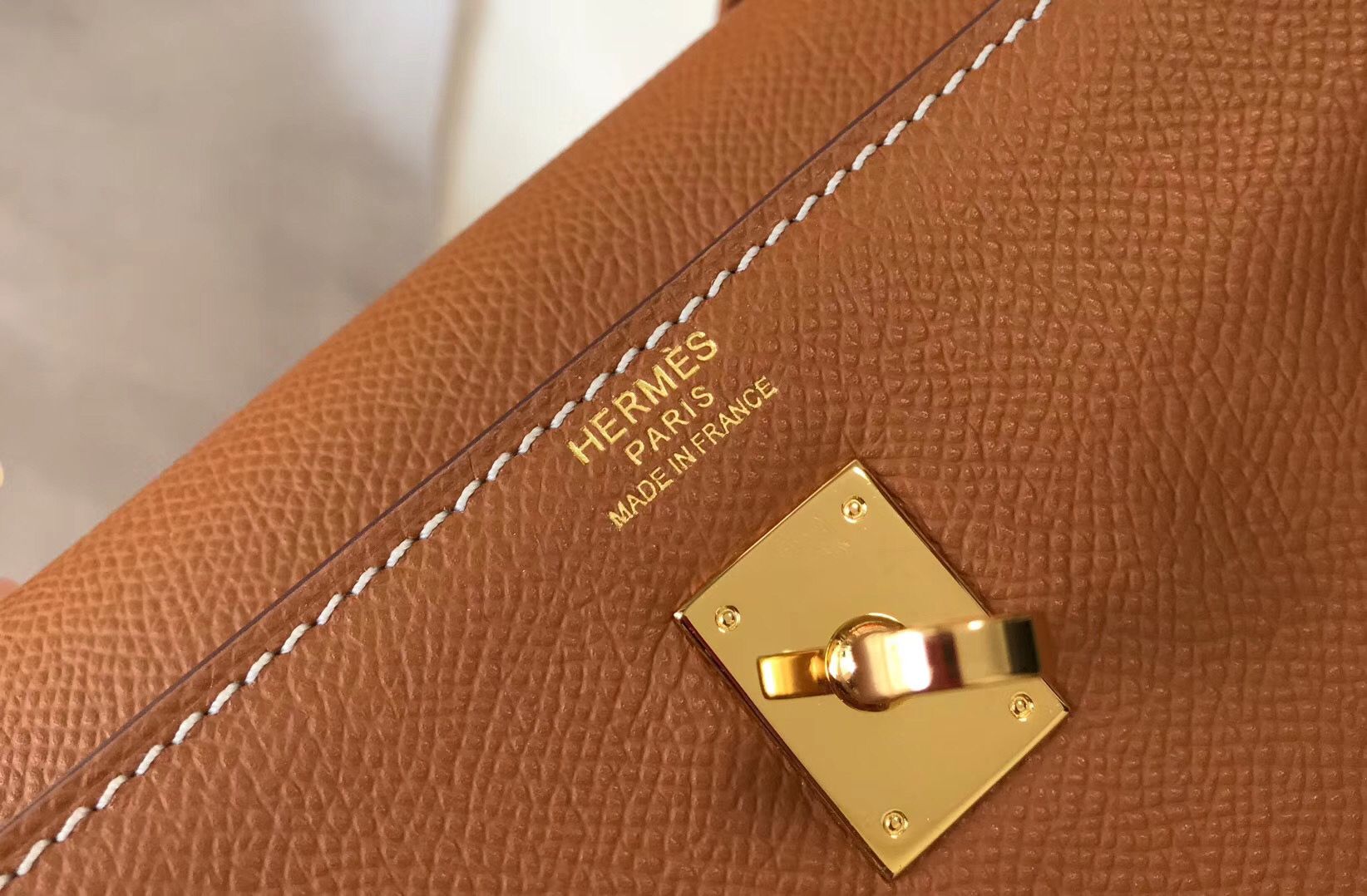 Hermes Kelly 25cm Sellier Bag In Gold Epsom Leather - Image 6