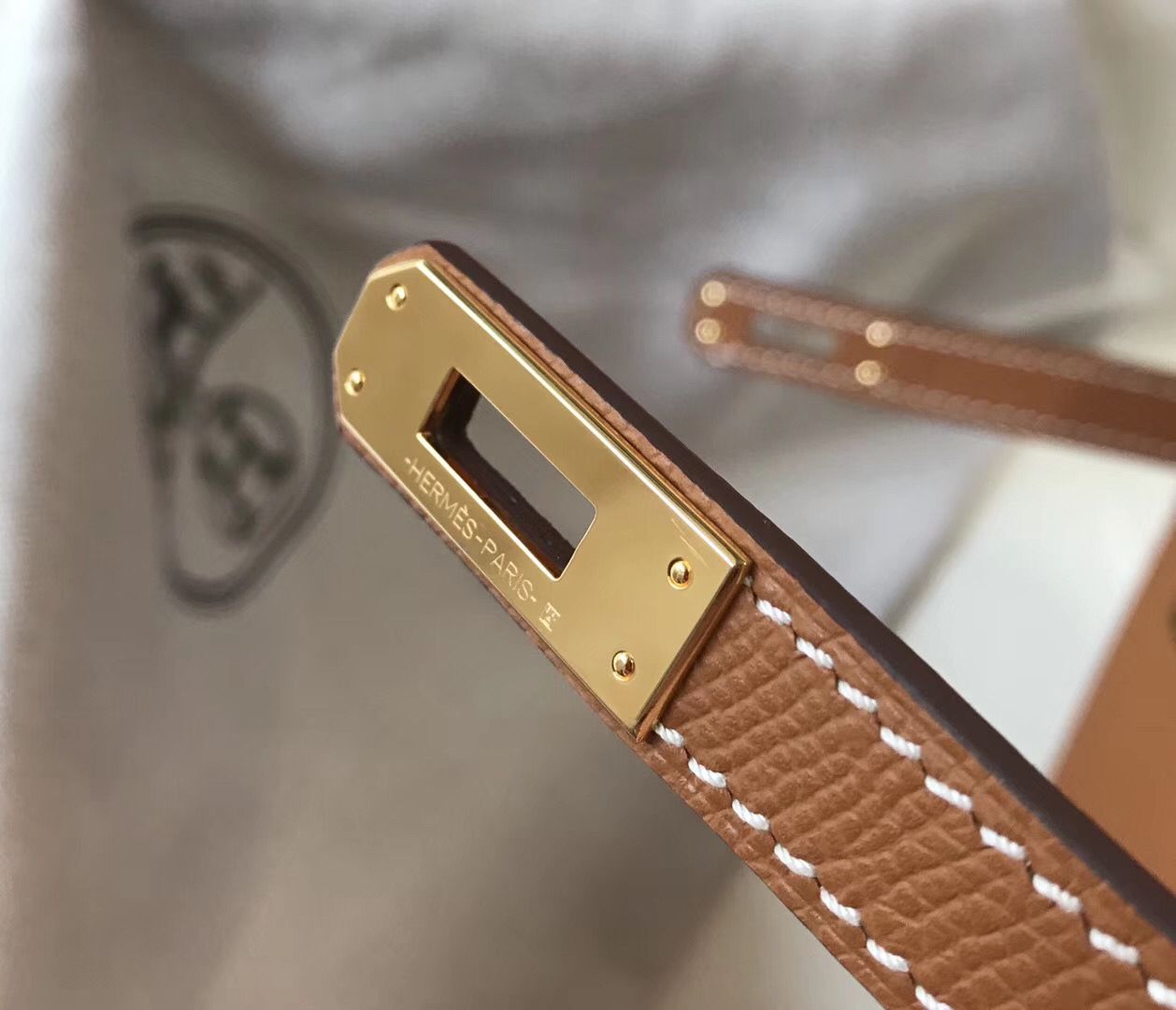 Hermes Kelly 25cm Sellier Bag In Gold Epsom Leather - Image 7