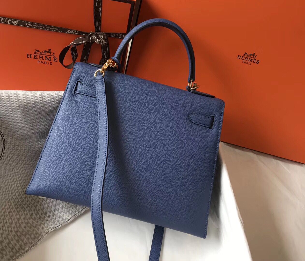 Hermes Kelly 28cm Bag In Blue Agate Epsom Leather GHW - Image 3