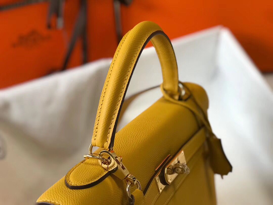 Hermes Kelly 28cm Bag In Yellow Epsom Leather GHW - Image 6