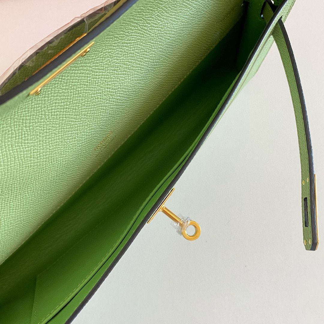 Hermes Kelly Cut Handmade Bag in Vert Criquet Epsom Calfskin - Image 7