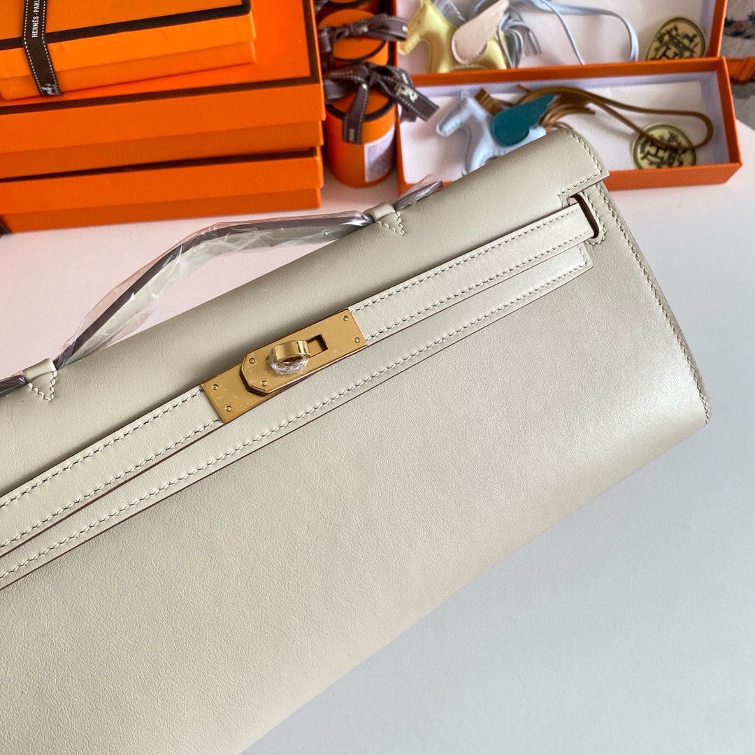 Hermes Kelly Cut Handmade Bag in Craie Swift Leather - Image 5