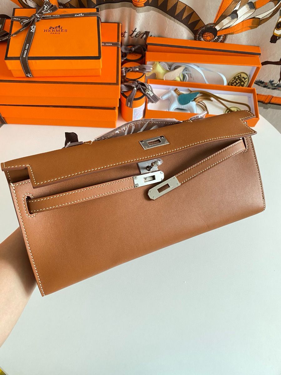 Hermes Kelly Cut Handmade Bag in Gold Swift Calfskin - Image 8