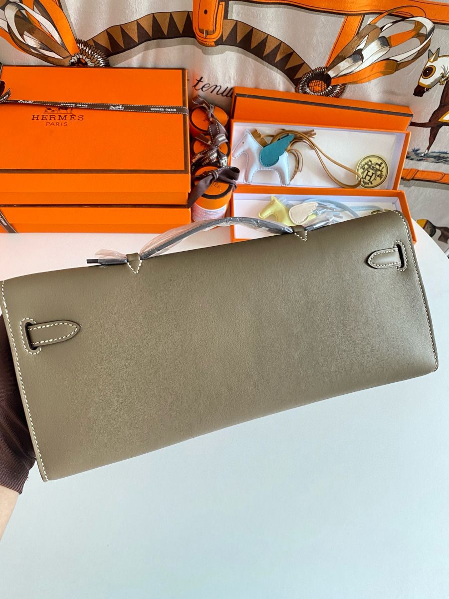 Hermes Kelly Cut Handmade Bag in Taupe Swift Leather - Image 4