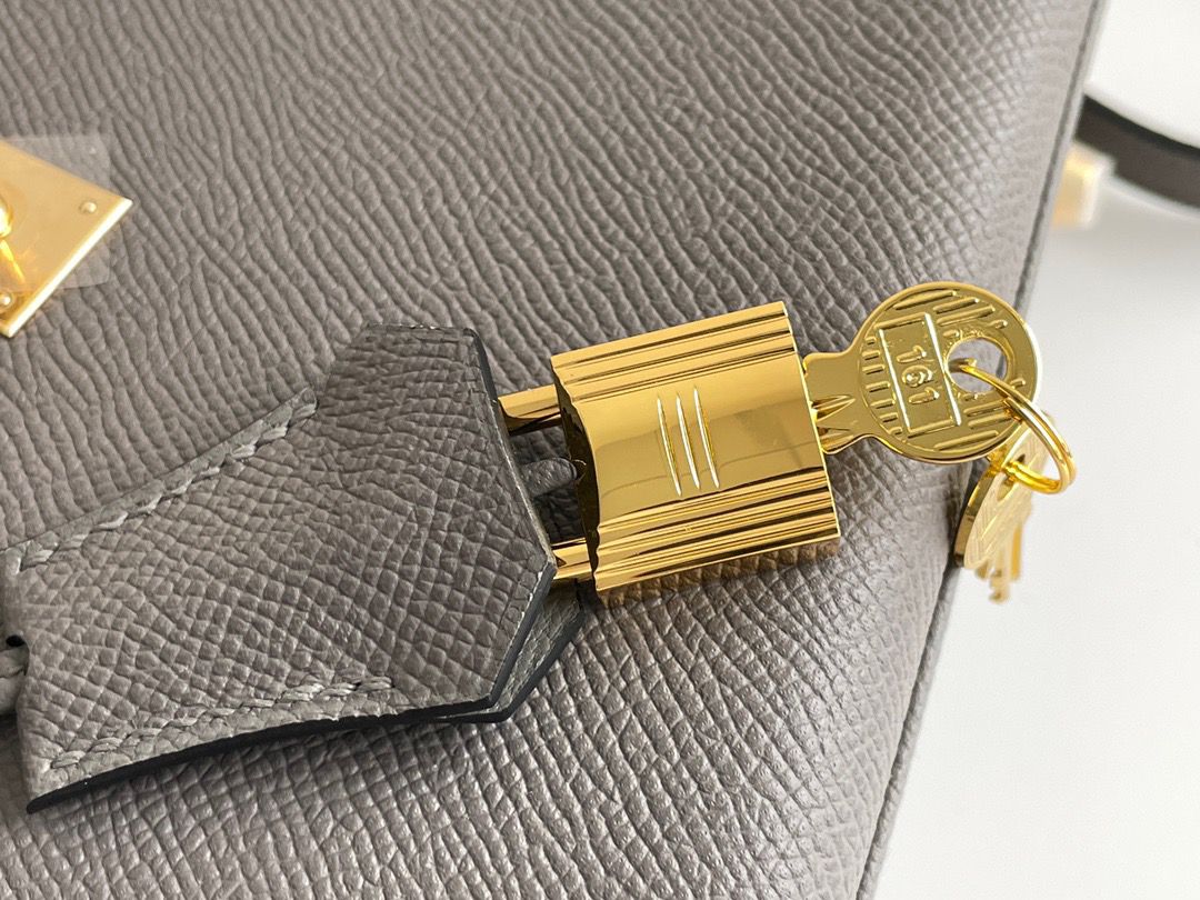 Hermes Kelly En Desordre 20 Handmade Bag In Etain Epsom Calfskin - Image 10