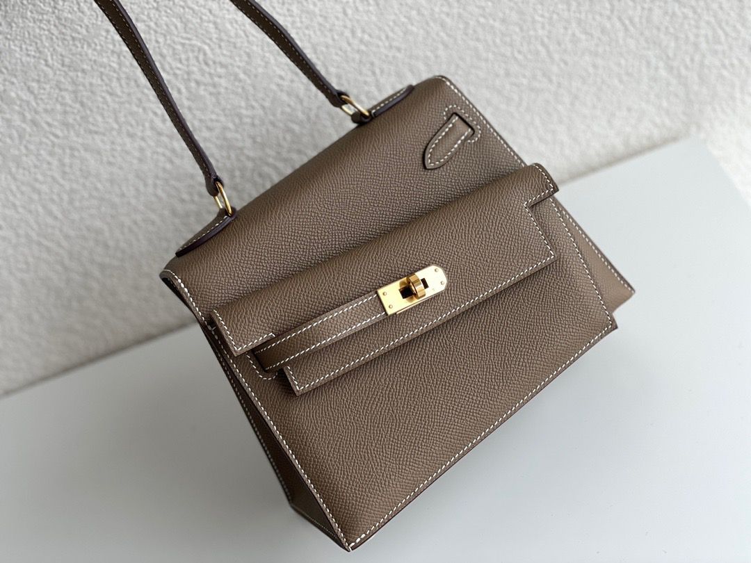 Hermes Kelly En Desordre 20 Handmade Bag In Taupe Epsom Calfskin - Image 3