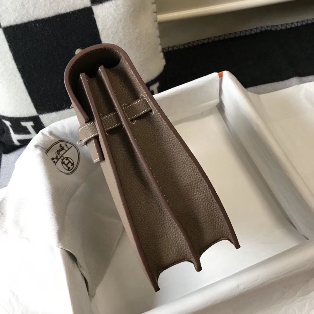 Hermes Kelly Depeche 34 Briefcase In Taupe Calfskin - Image 4