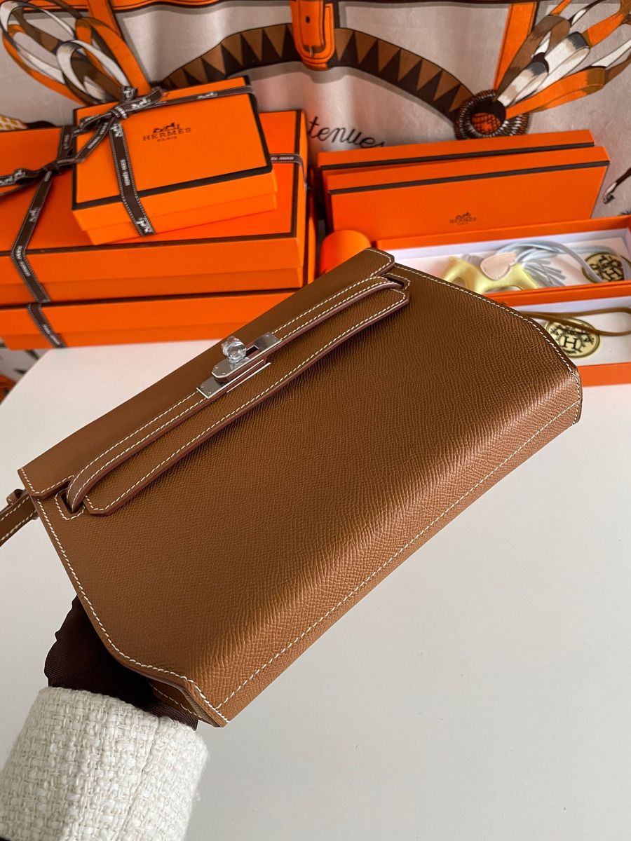 Hermes Kelly Depeches 25 Pouch in Gold Epsom Calfskin - Image 8