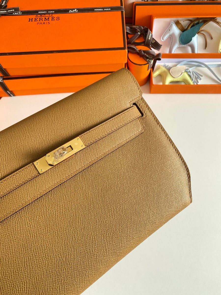 Hermes Kelly Depeches 25 Pouch in Sesame Epsom Calfskin - Image 6