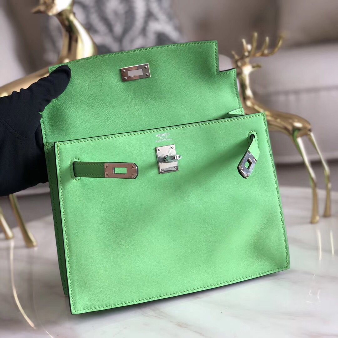 Hermes Kelly Danse Handmade Bag In Green Swift Leather - Image 4