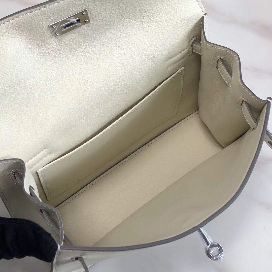 Hermes Kelly Danse Handmade Bag In White Swift Leather - Image 9