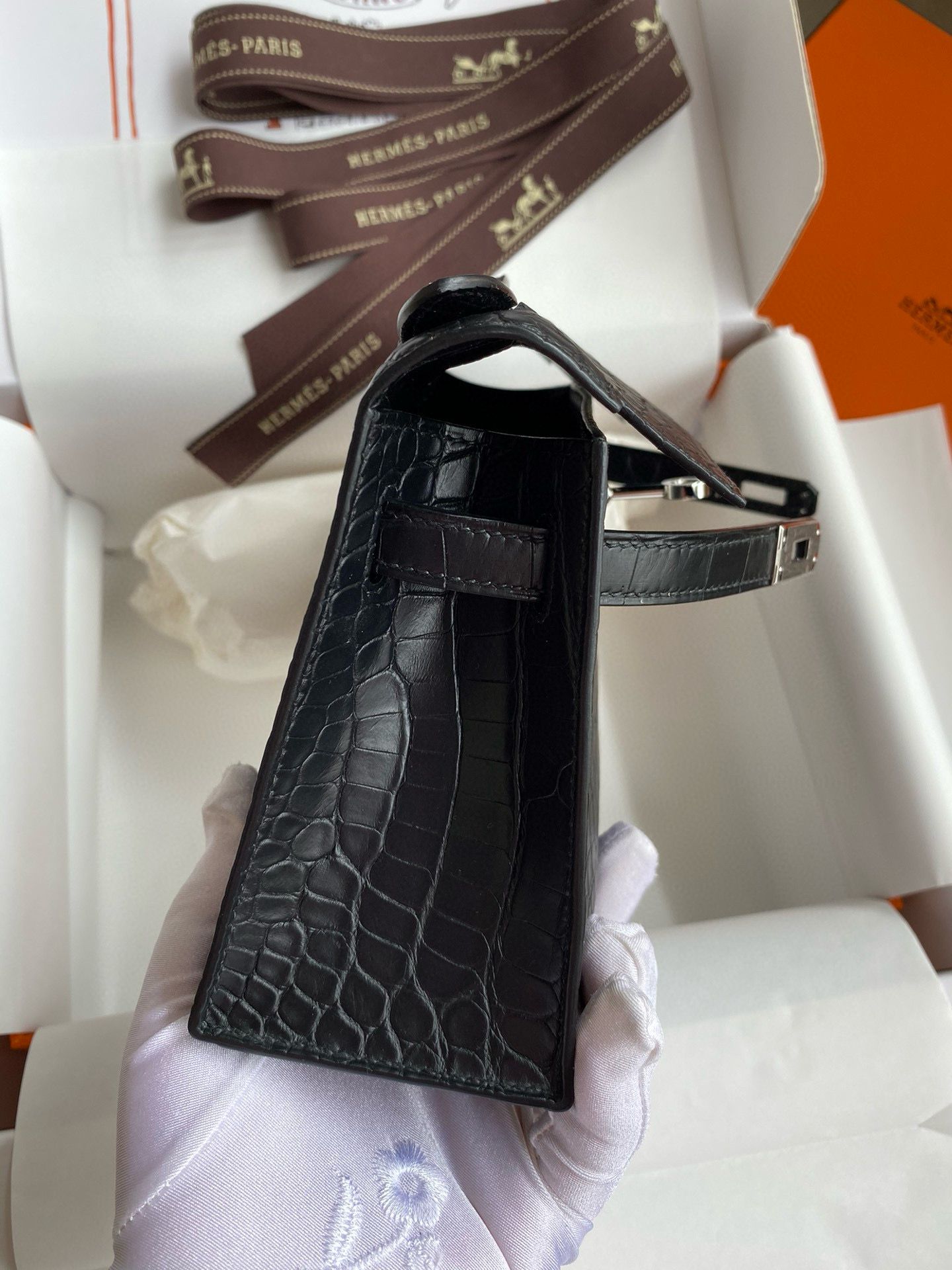 Hermes Kelly Pochette Handmade Bag in Black Matte Alligator Leather - Image 8