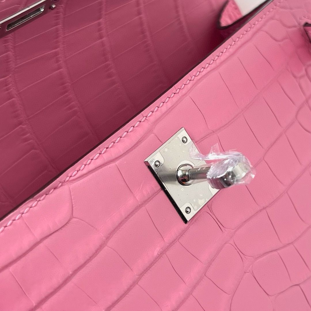 Hermes Kelly Pochette Handmade Bag in Rose Sakura Matte Alligator Leather - Image 8