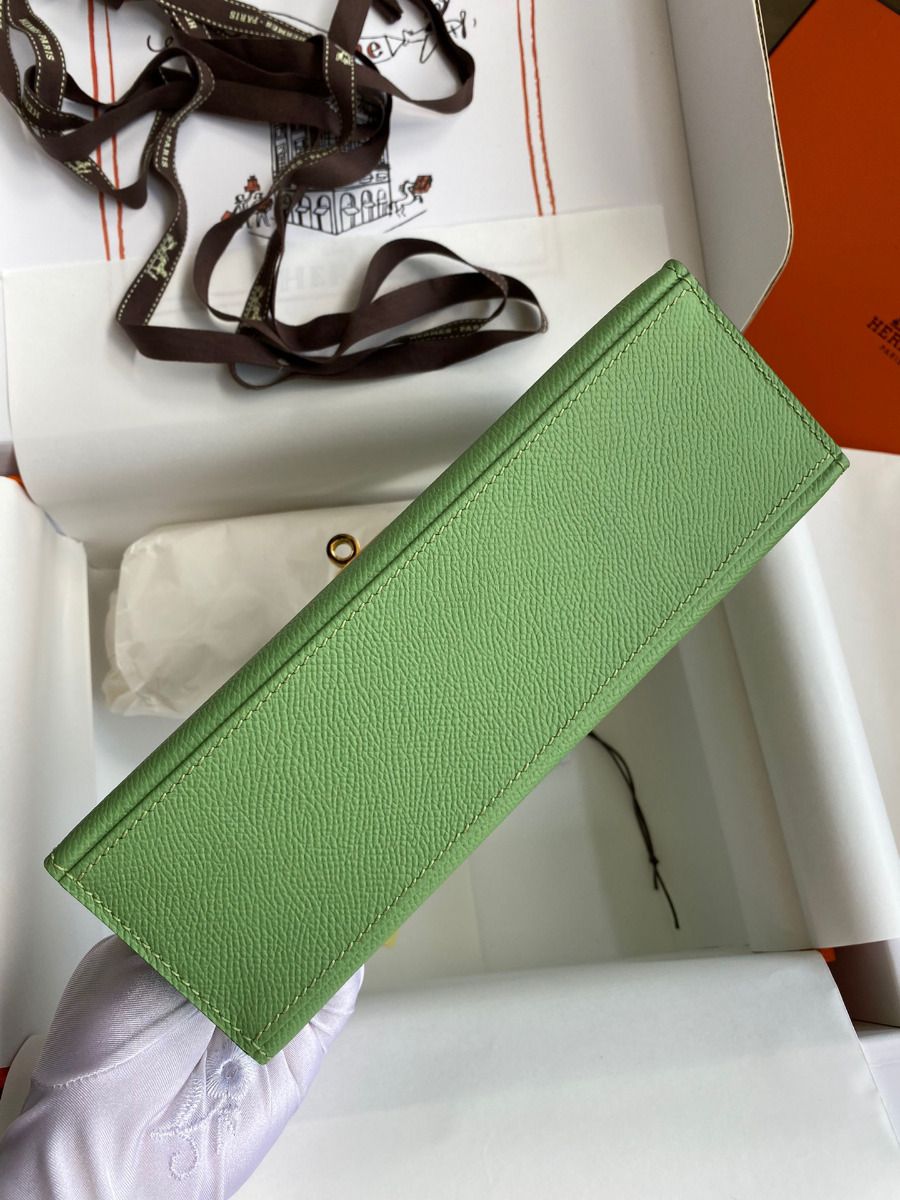 Hermes Kelly Pochette Handmade Bag In Vert Criquet Epsom Calfskin - Image 4