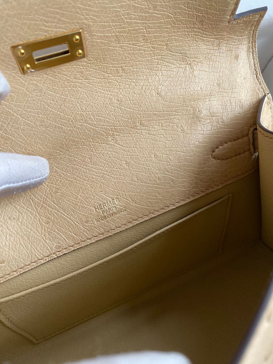 Hermes Kelly Pochette Handmade Bag In Chai Ostrich Leather - Image 9