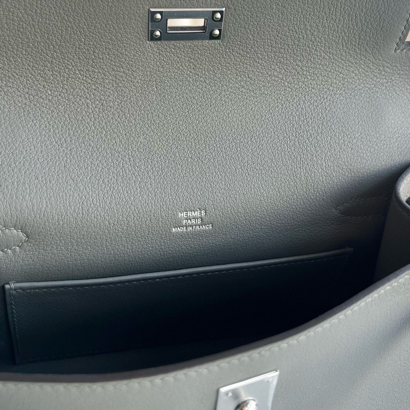 Hermes Kelly Pochette Handmade Bag in Gris Meyer Swift Calfskin - Image 7