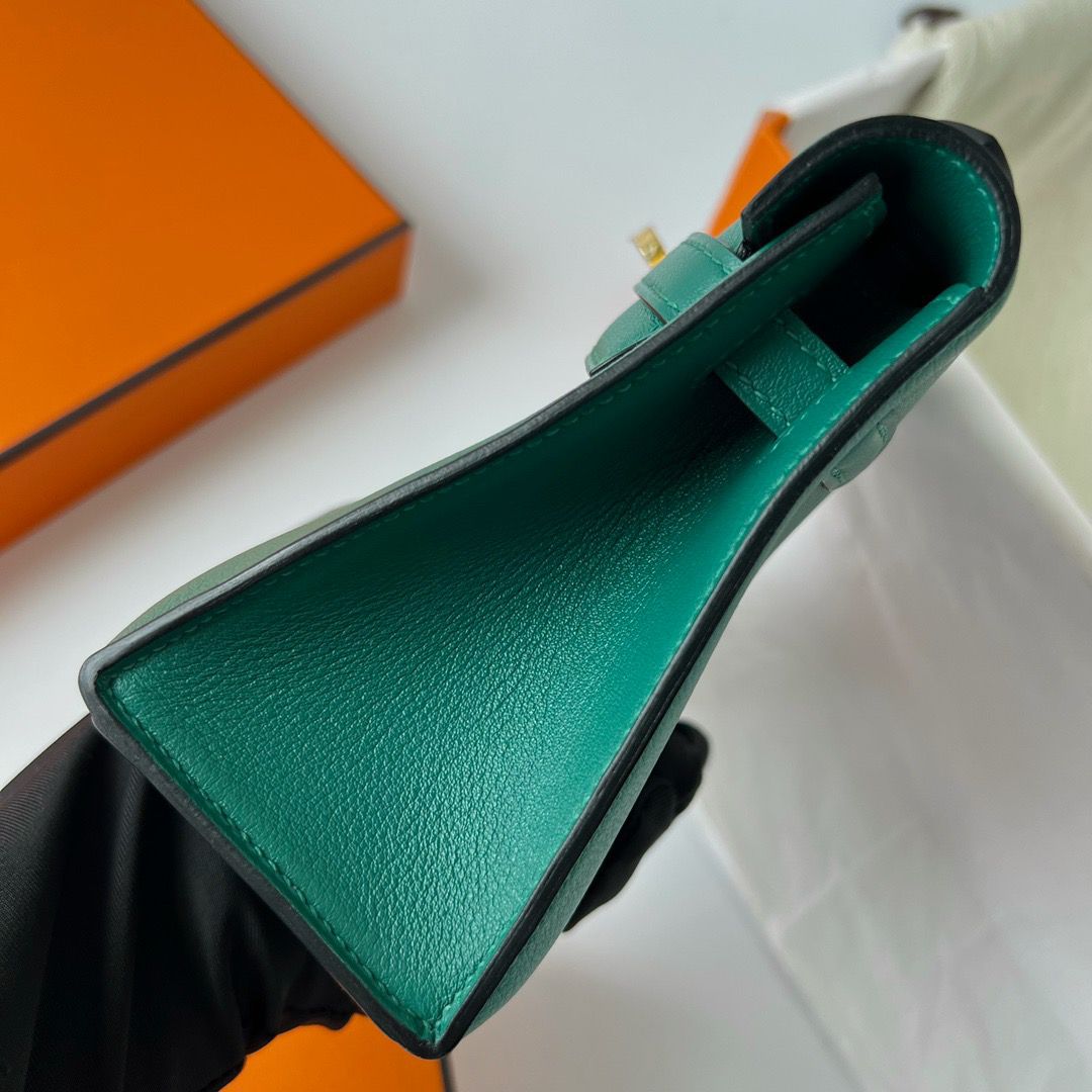 Hermes Kelly Pochette Handmade Bag In Malachite Swift Calfskin - Image 5