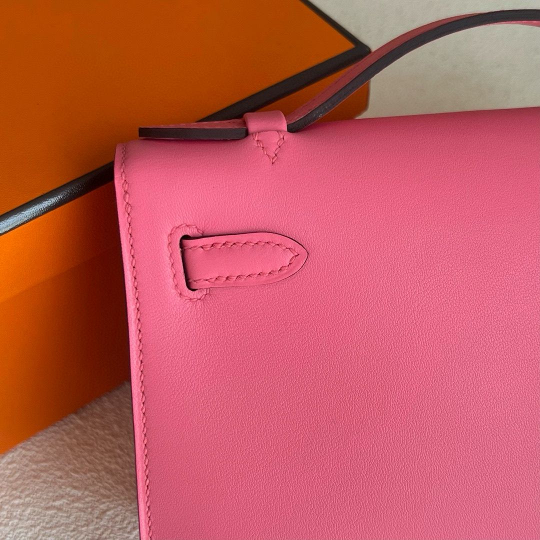 Hermes Kelly Pochette Handmade Bag in Rose Azalee Swift Calfskin - Image 6