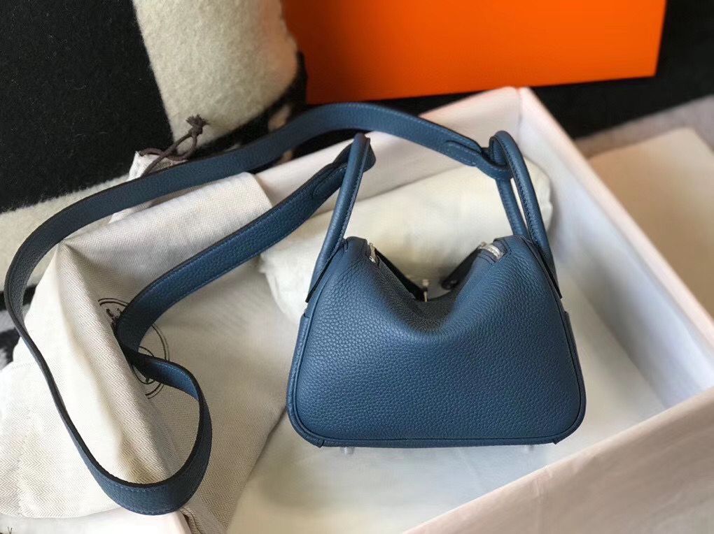 Hermes Lindy Mini Bag In Blue Agate Clemence Leather PHW - Image 3