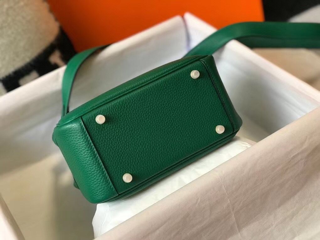 Hermes Lindy Mini Bag In Green Clemence Leather GHW - Image 4